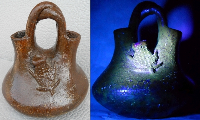 000-NAVAJO-POTTERY-PINE-PITCH-LIZARD-VASE-BLACK-LIGHT.jpg