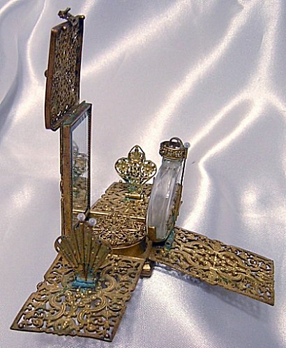 06 box opened - b.jpg