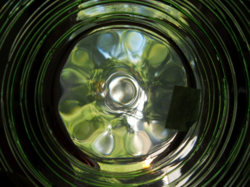 095-STEUBEN-GLASS-REEDED-THREADED-OPTIC-GREEN-PLATES-800W.jpg