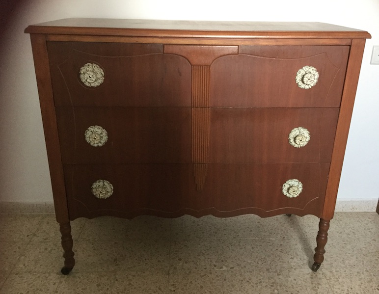 Help identify a dresser Antiques Board