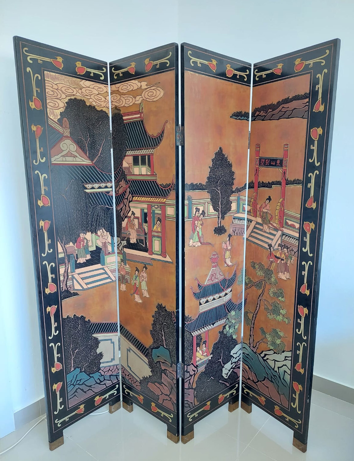 11 majestic co hong kong art carved Room Divider.jpg