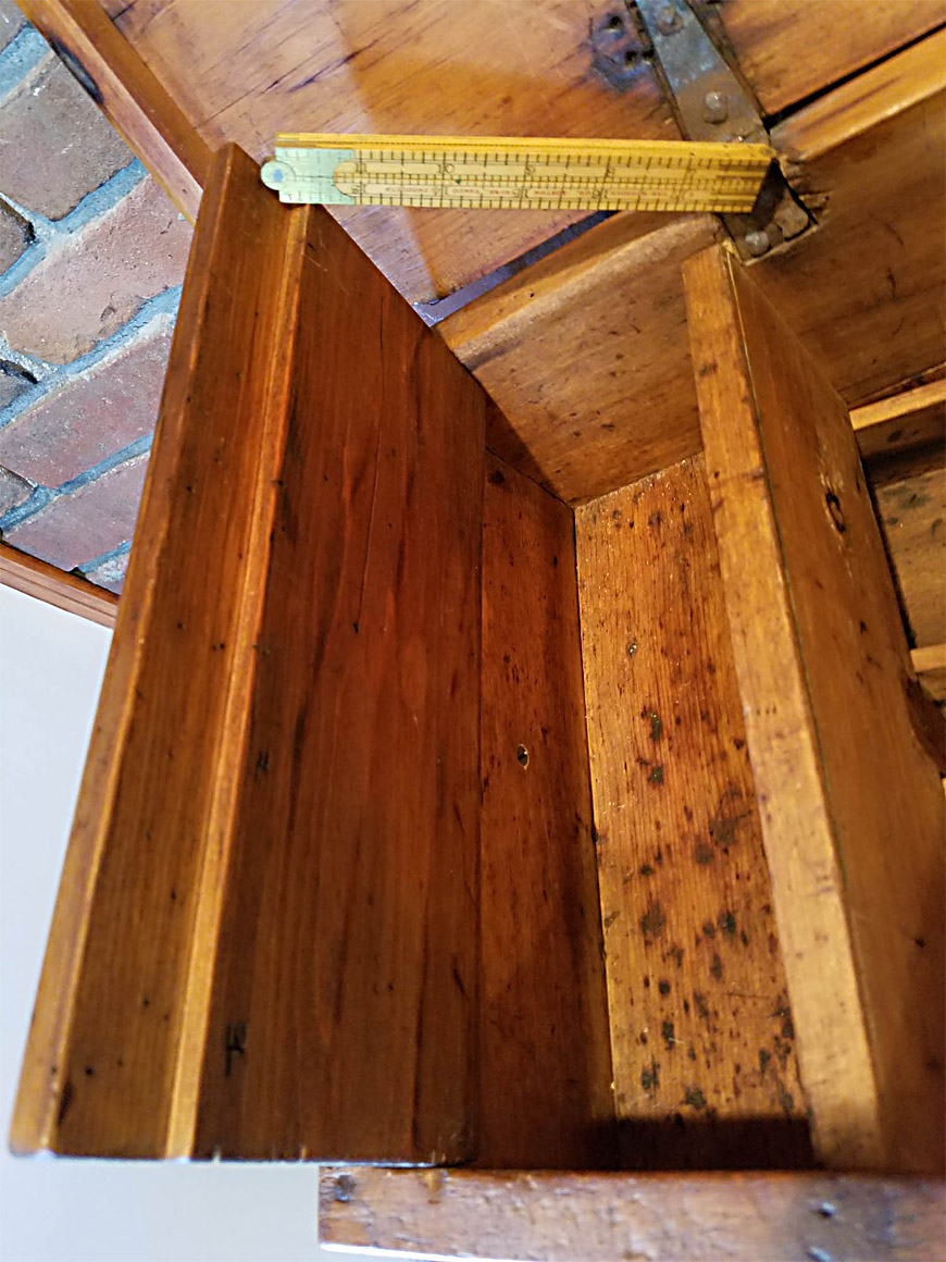 12SM CHST INSIDE OPEN CUBBY.jpg