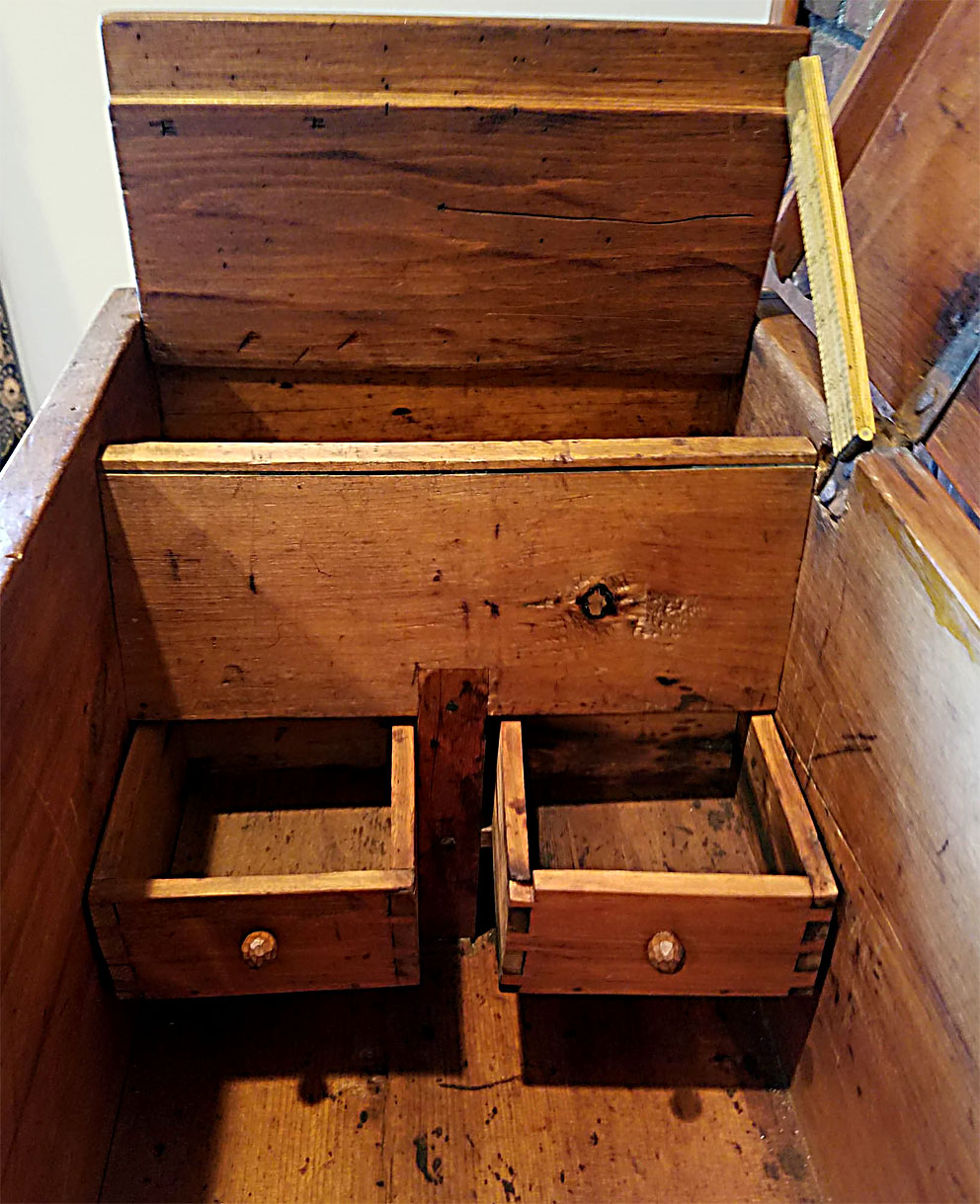 13SM CHST ALL OPEN INSIDE.jpg