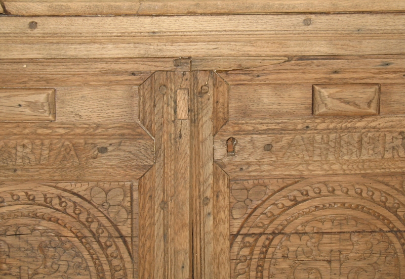 1750 Pennsylvania dutch chest joinery.jpg