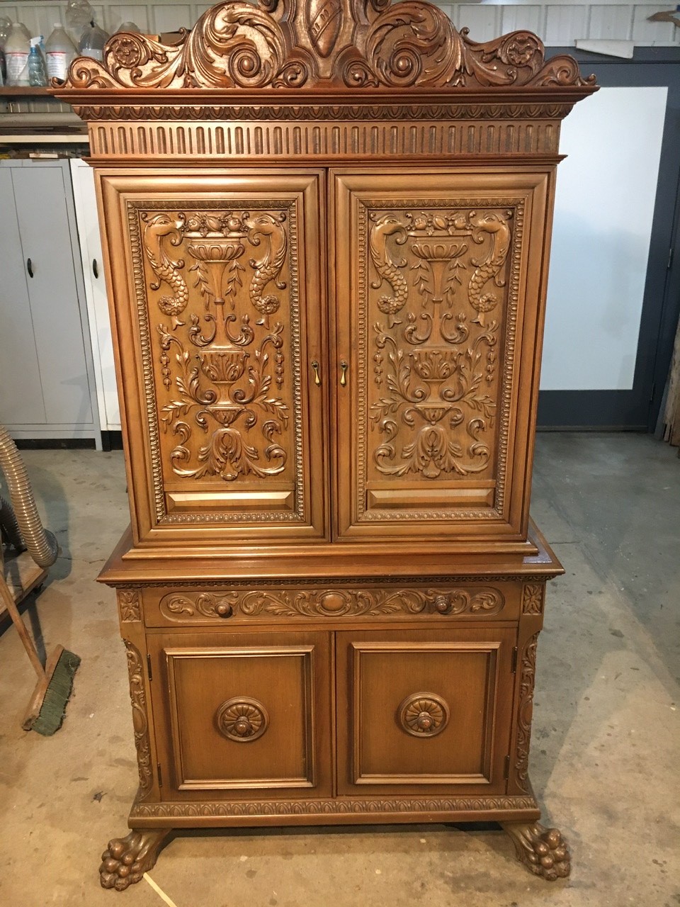 Imperial furniture Grand Rapids Mi Antiques Board