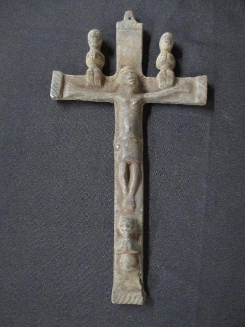 19thc-christian-crucifix-bakongo_1_bdee163a0efc11dd90a73bbcc3bd9760 (480x640).jpg
