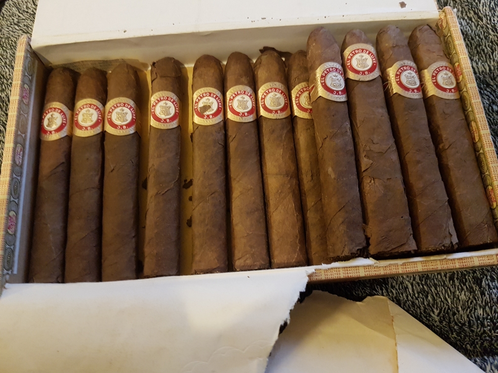 Vintage Boxed Cigars 15 Pieces Cuban? Make me a offer Antiques Board