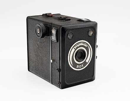 2023_Aparat_skrzynkowy_Voigtländer_Box_(1).jpg