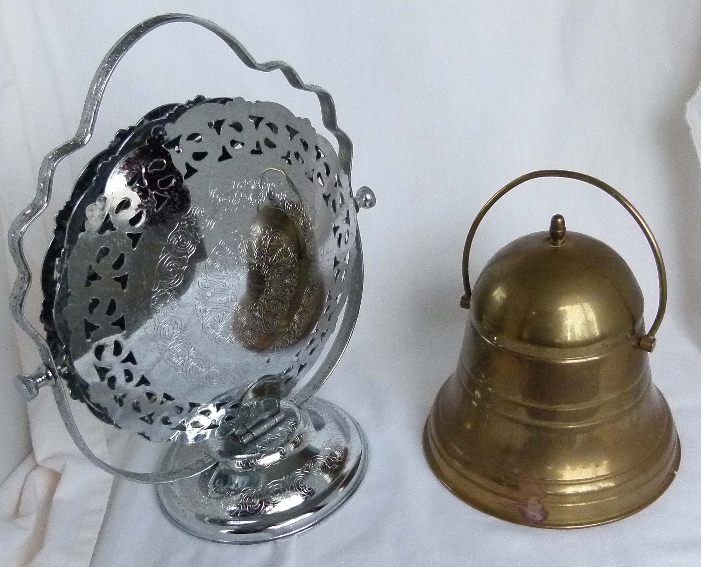 26a. Cake stand closed up with pot.jpg