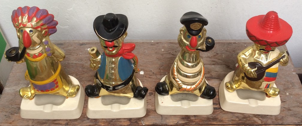 4 ashtrays top.jpg