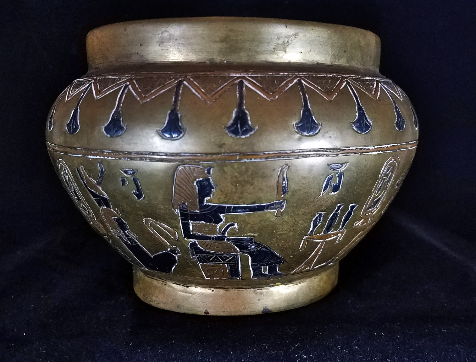 Ancient Egyptian scene on brass? bowl/pot Antiques Board