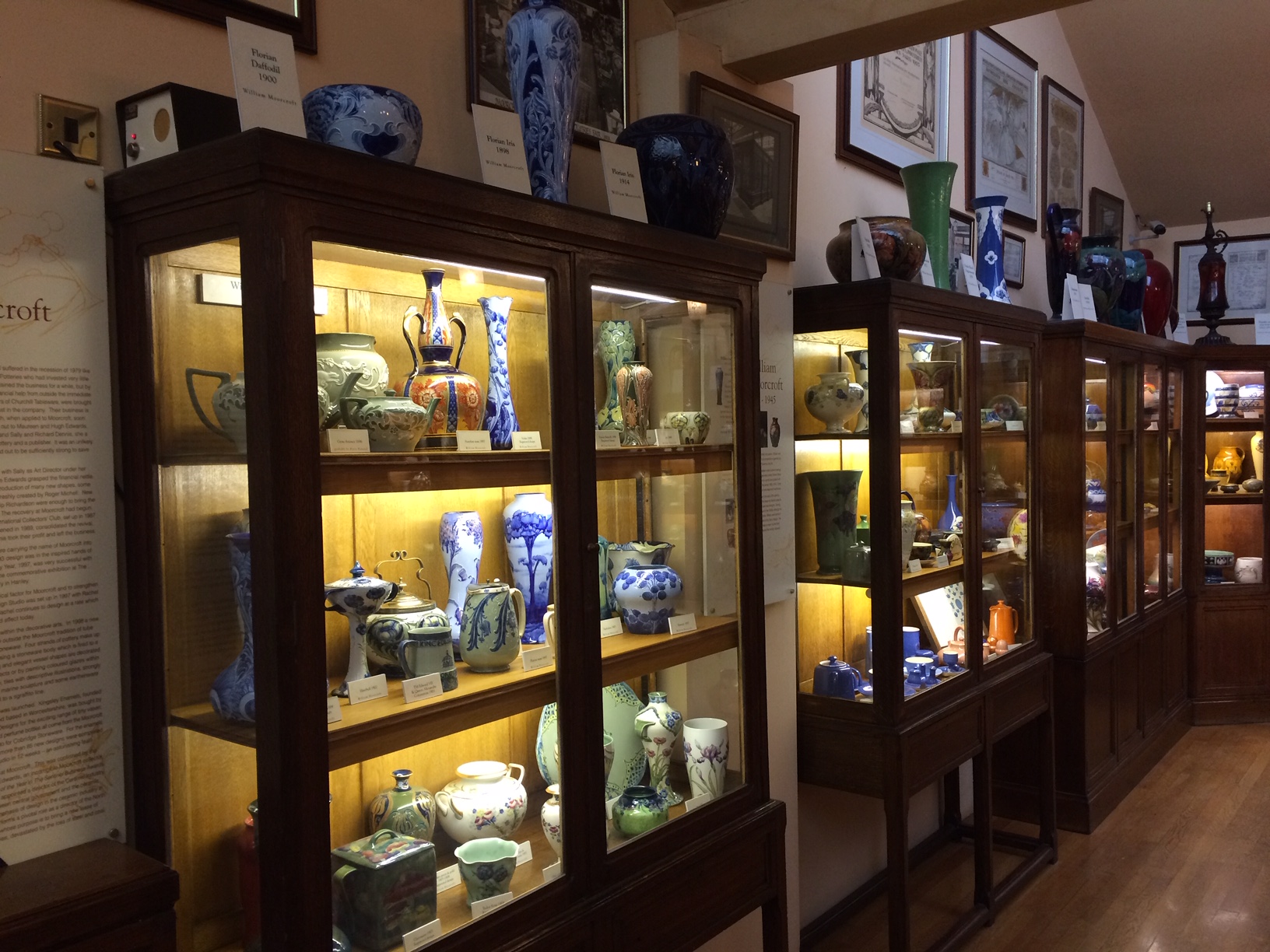 Moorcroft Pottery Visit Antiques Board