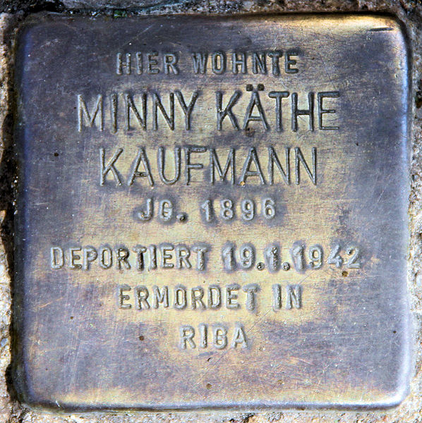 598px-Stolperstein_Wilhelmshöher_Str_14_(Fried)_Minny_Käthe_Kaufmann.jpg