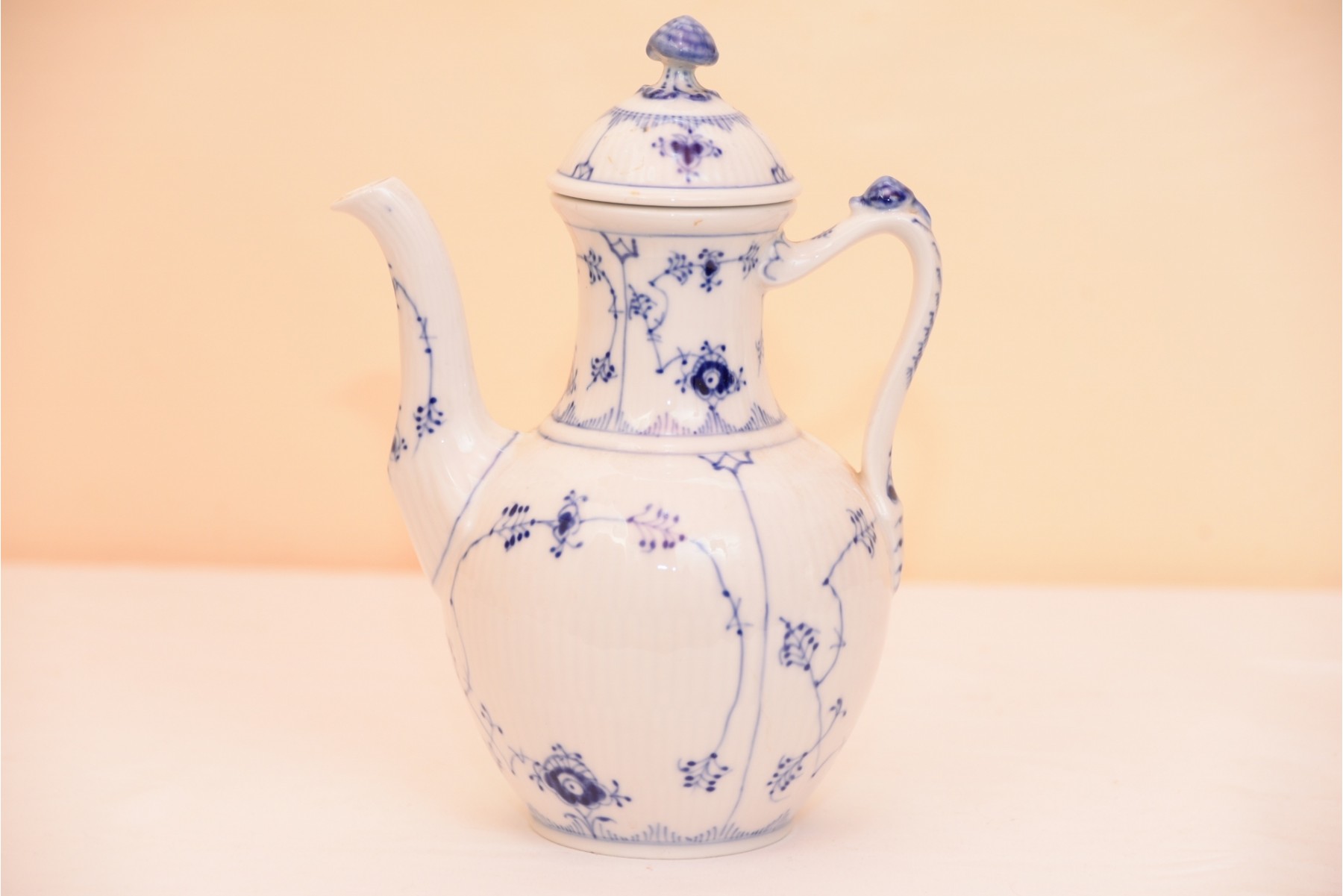 Royal Copenhagen coffee pot, blue lace, do these markings indicate date