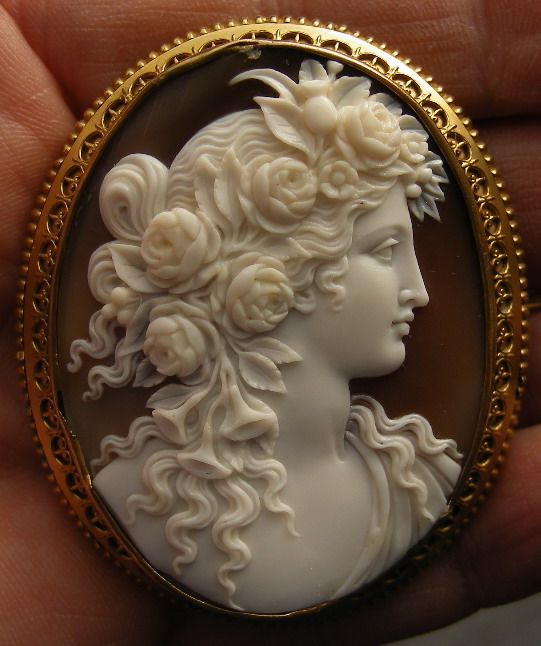 7922aaff780a2d20c64e698f618b53bf--cameo-jewelry-cameo-necklace.jpg
