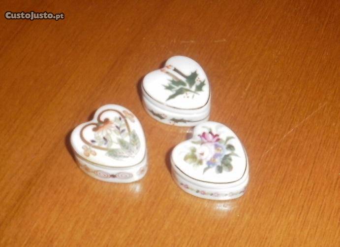 8823909452-3-mini-caixas-vista-alegre-aula-de-pintura.jpg