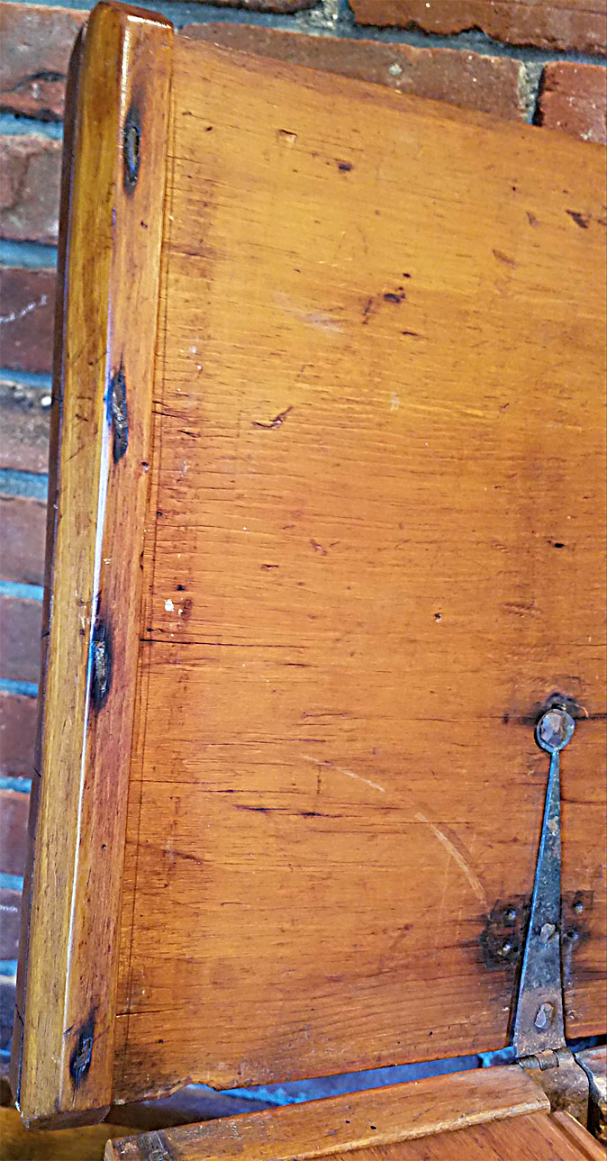 8SM CHST INSIDE L-EDGE LID.jpg