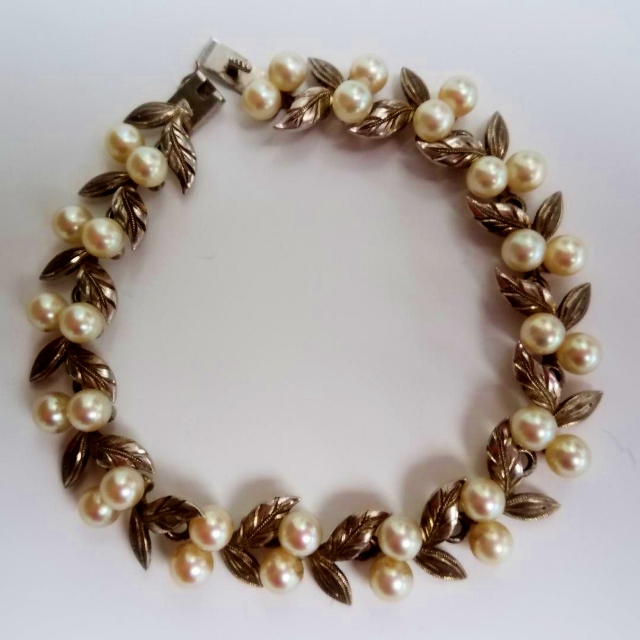950 Cultured Pearl Bracelet (640x640).jpg