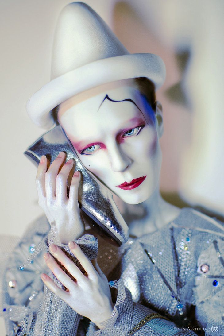 969f541a8f350ed444ff5bede0dca59e--pierrot-david-bowie.jpg