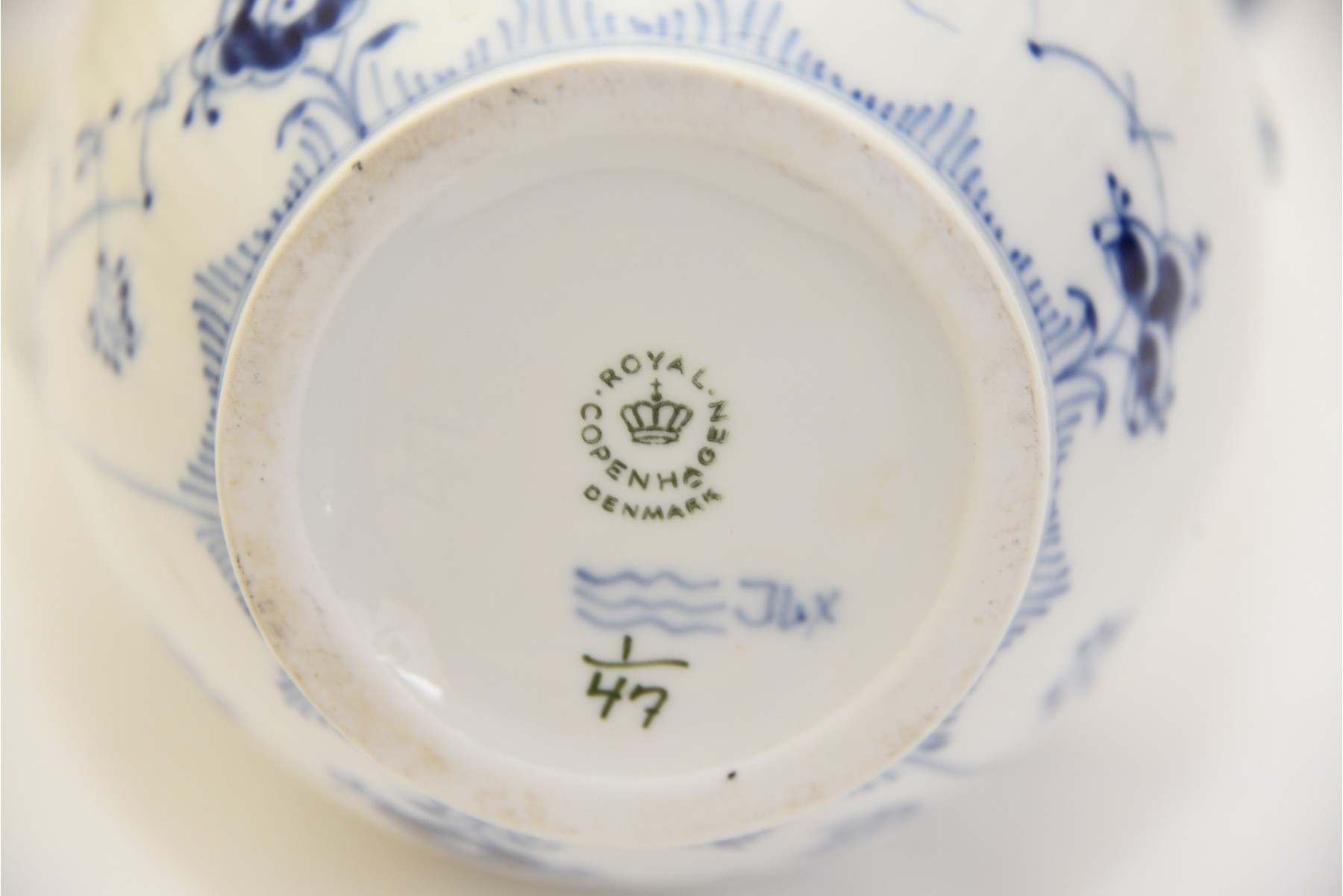 Royal Copenhagen coffee pot, blue lace, do these markings indicate date