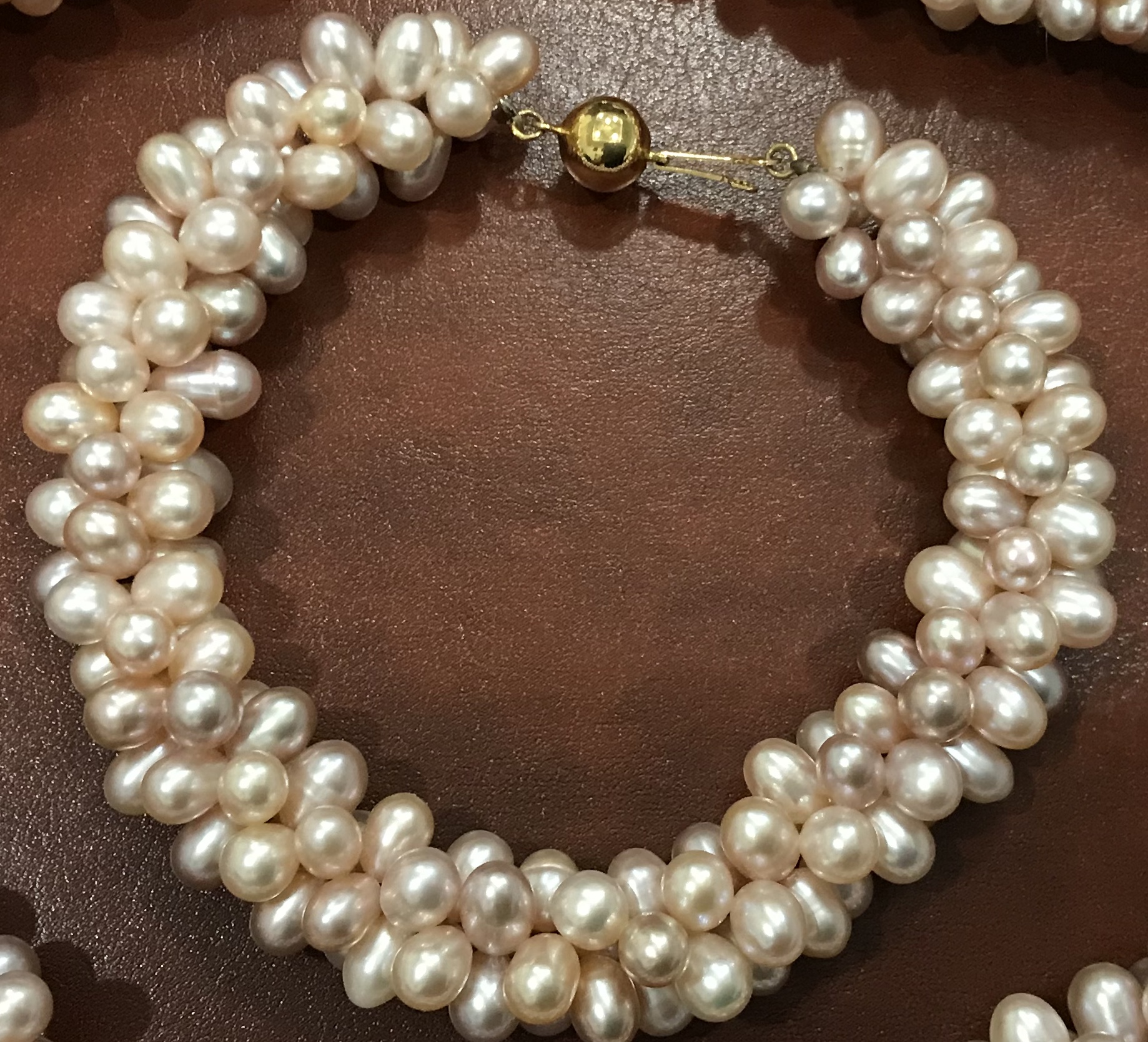 Pearl Necklace Mystery Hallmark CH | Antiques Board