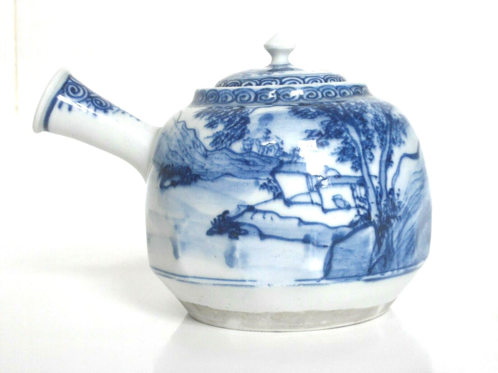 Japanese blue & white teapot Antiques Board