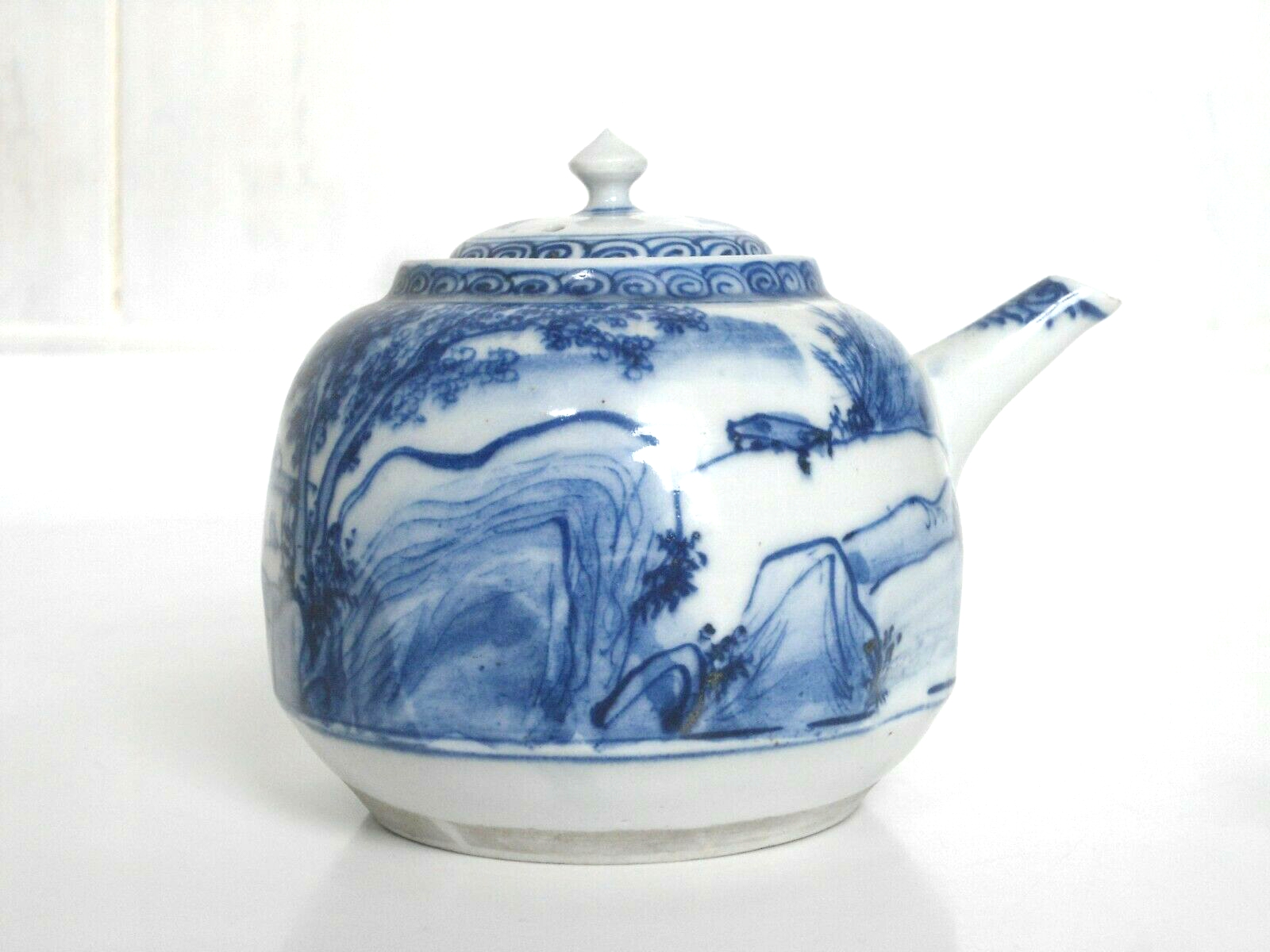 Japanese blue & white teapot Antiques Board