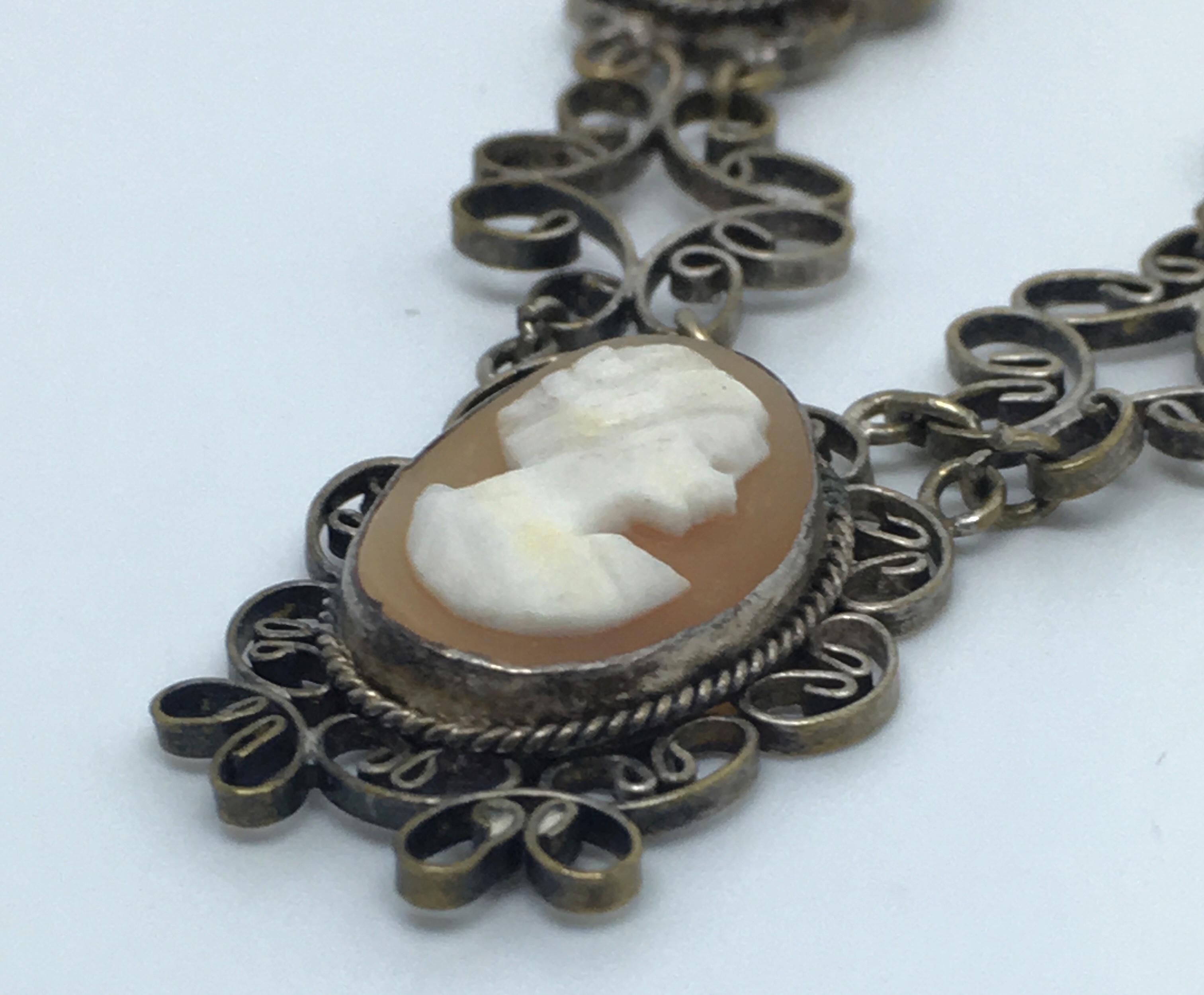 Help with Cameo jewelry set? Antiques Board
