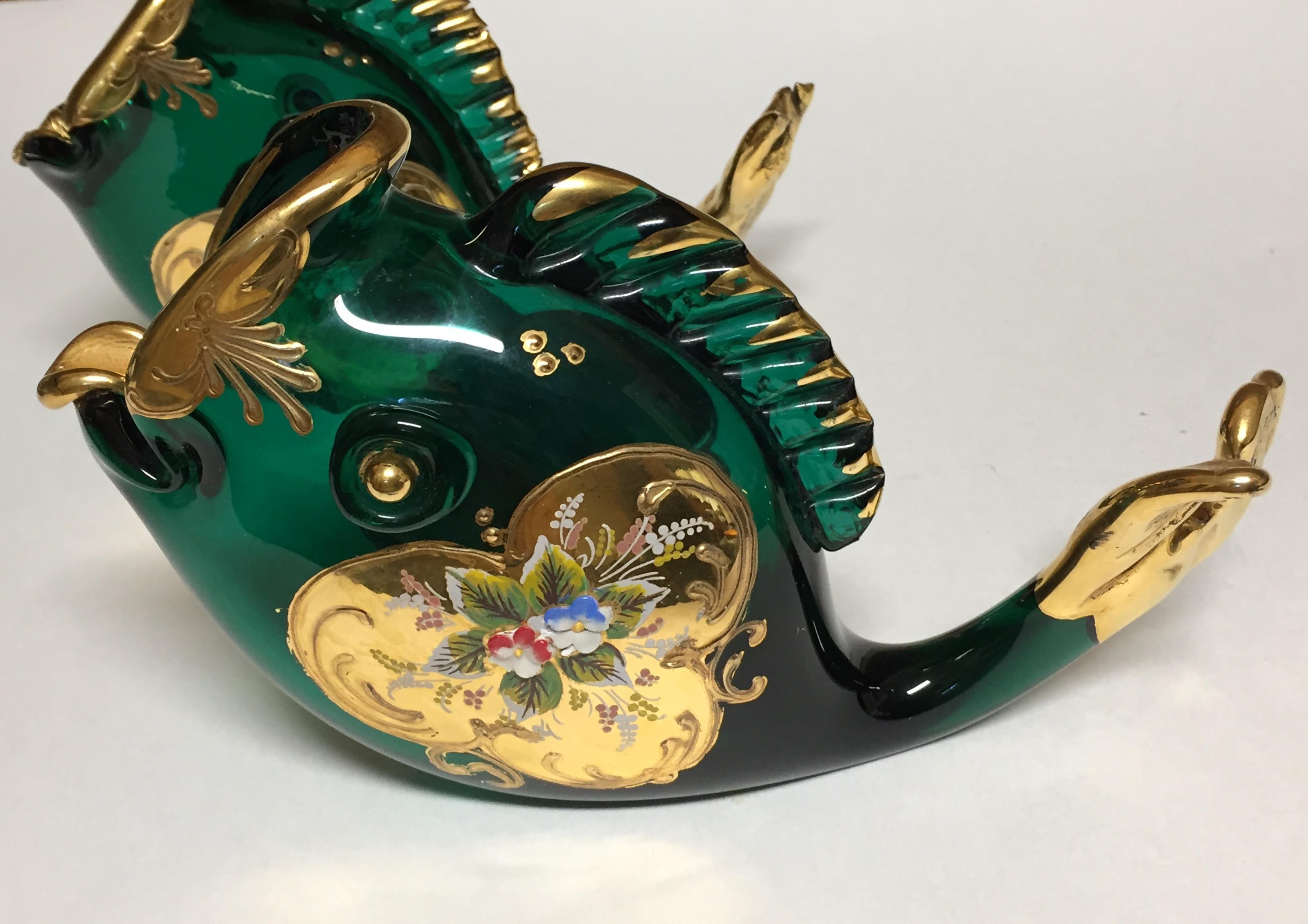 Maker of Vintage Art Glass Fish Ashtray Antiques Board
