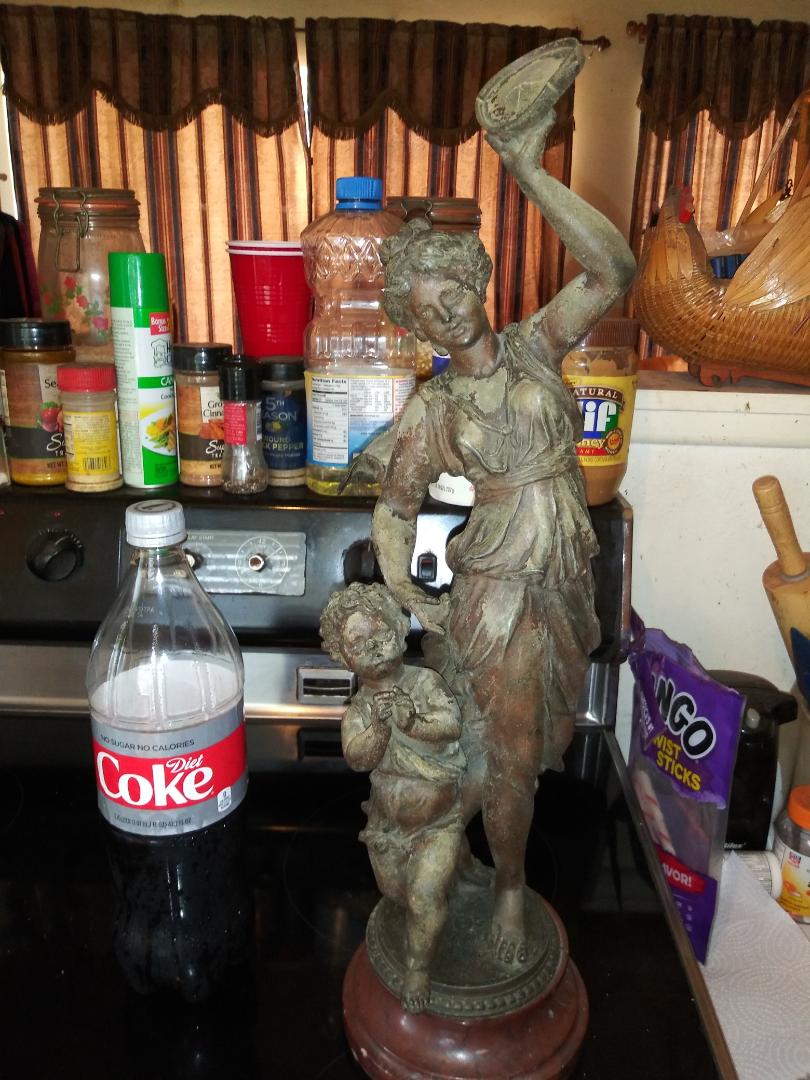 AA ART STATUE BRONZE LADY WITH CHILD 1AA.jpg