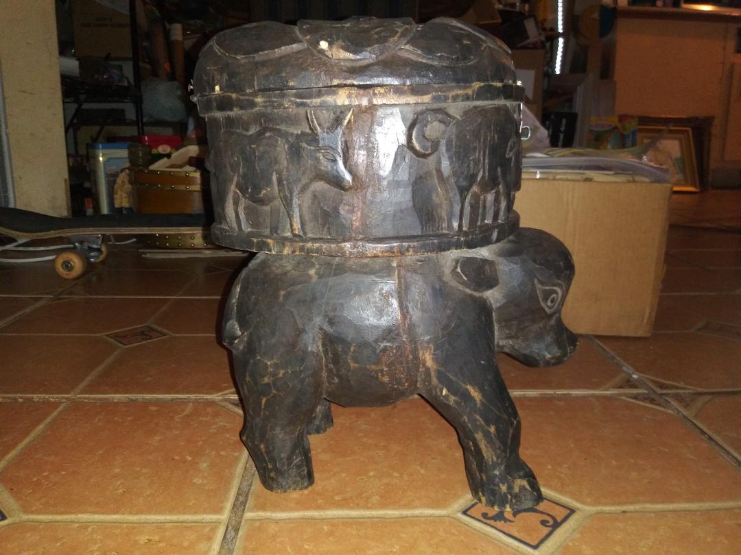 AA ART STATUE CARVED PIG 1A.jpg