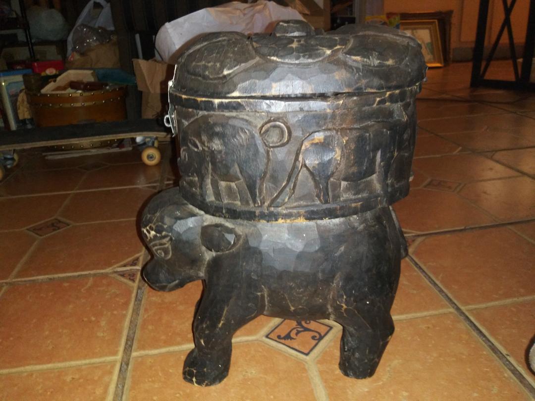 AA ART STATUE CARVED PIG 3A.jpg