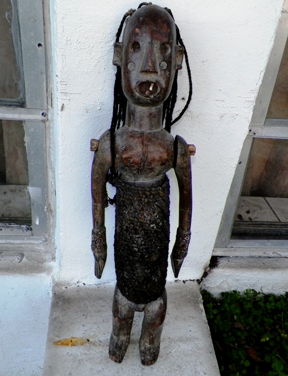 AA AUCTION AFRICAN DOLL 1 TOOTH 1AA.jpg