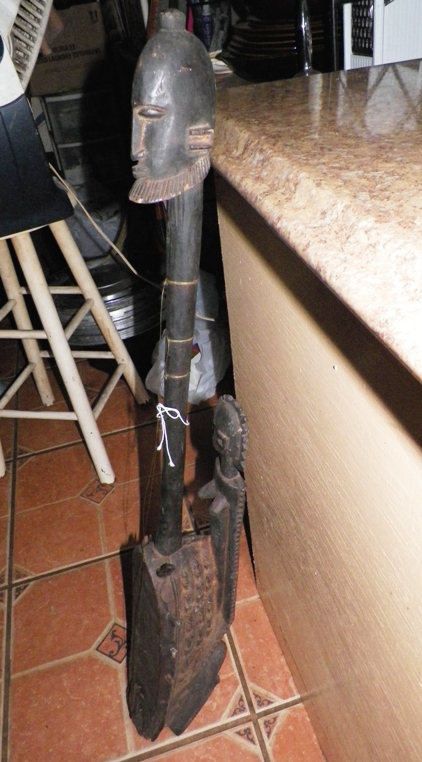 AA AUCTION AFRICAN GUITAR INSTRUMENT 2AA.jpg