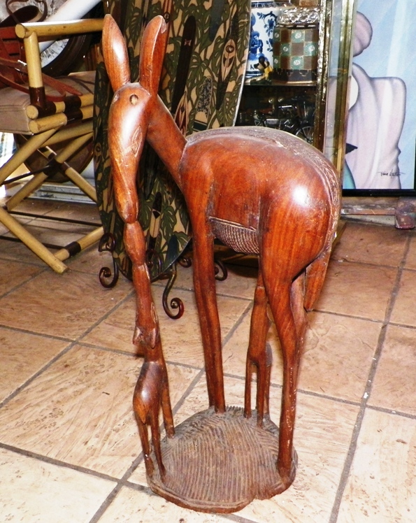 AA EBAY NEW A ART CARVED WOOD MOTHER FEEDING BABIES 1AAA.jpg