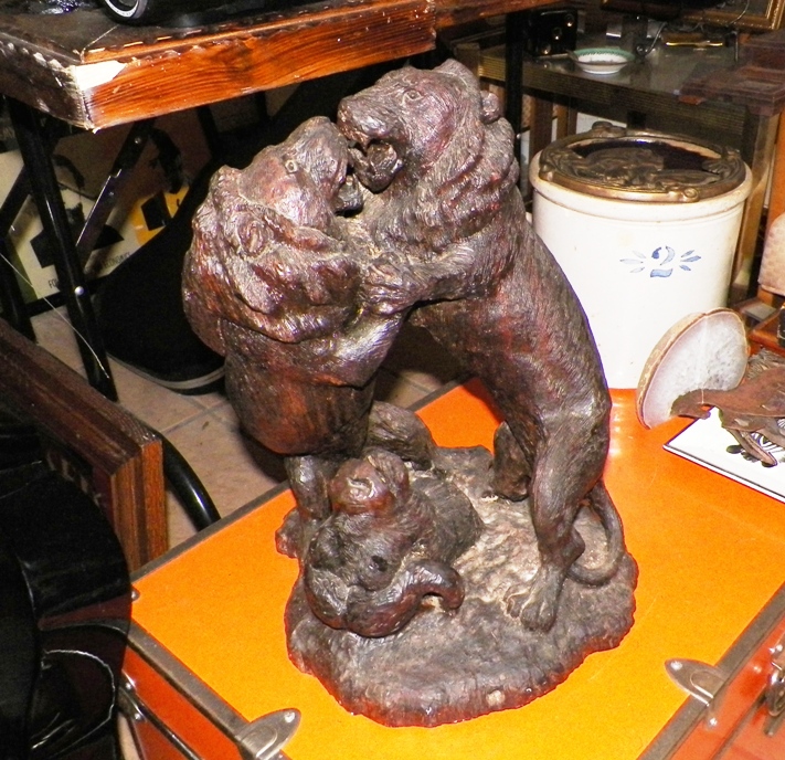 AA EBAY NEW A ART STATUE LIONS FIGHTING 1A_A resized.jpg