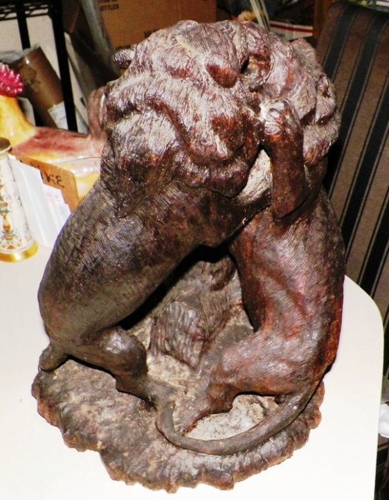 AA EBAY NEW A ART STATUE LIONS FIGHTING 4AA.jpg