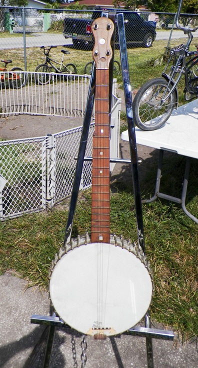 AA EBAY NEW A COLLECTIBLE EBAY EBAY BANJO 1AA.jpg