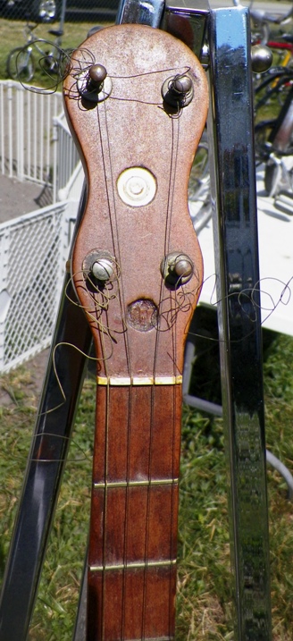 AA EBAY NEW A COLLECTIBLE EBAY EBAY BANJO 2AA.jpg