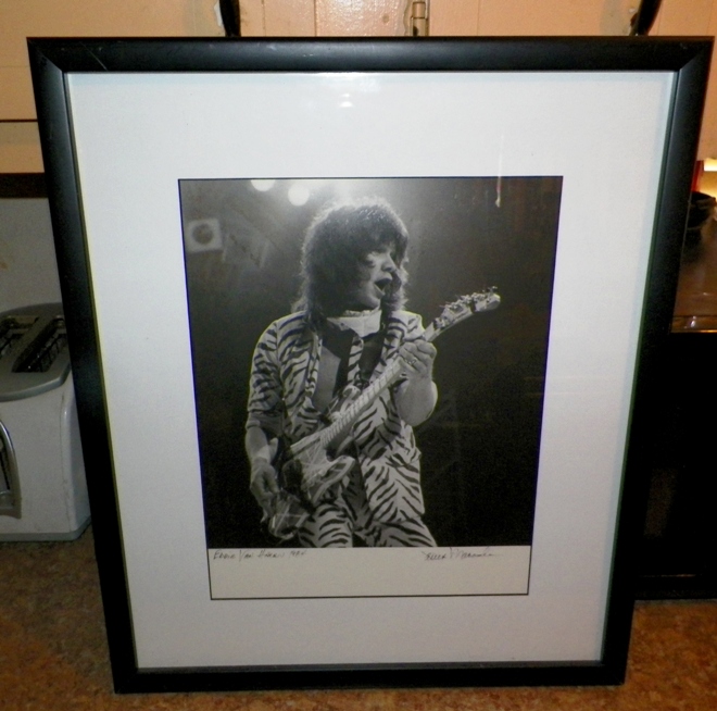 AA EBAY NEW A COLLECTIBLE EBAY EBAY BON JOVI PHOTOGRAPH SIGNED 1AA.jpg