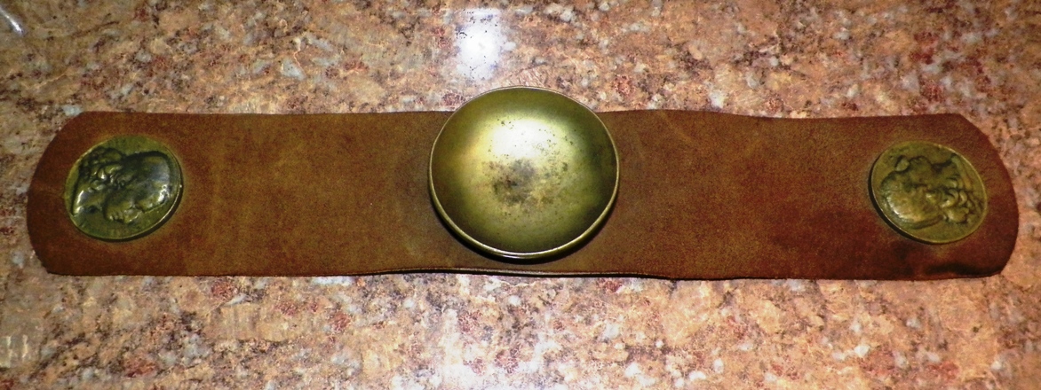 AA EBAY NEW A COLLECTIBLE EBAY EBAY BOWL AND MEDALLIANS 1AA.jpg
