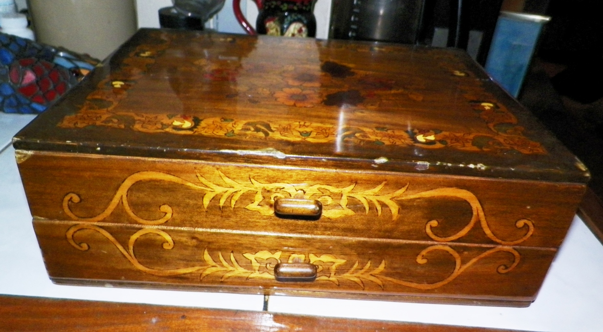 AA EBAY NEW A COLLECTIBLE EBAY EBAY BOX 2 DRAWER 1AA.jpg