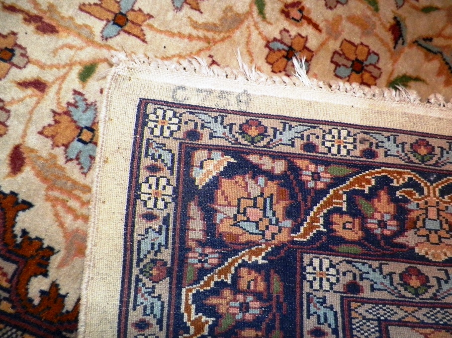 AA EBAY NEW A COLLECTIBLE EBAY EBAY CARPET SILK FROM CONSTANTINE 5AA.jpg