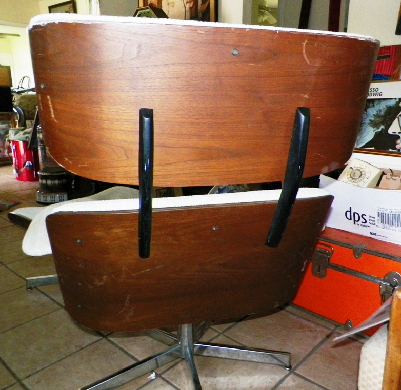 AA EBAY NEW A COLLECTIBLE EBAY EBAY CHAIR REPRODUCTION EAMES LOUNGER 3AA.jpg
