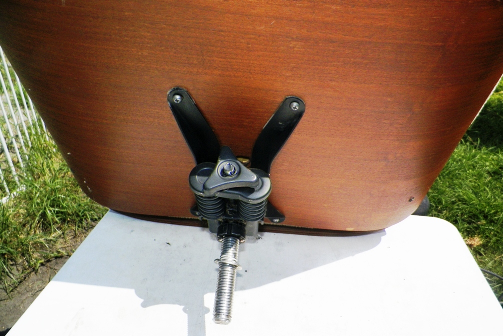 AA EBAY NEW A COLLECTIBLE EBAY EBAY CHAIR REPRODUCTION EAMES LOUNGER 5A_AA.jpg