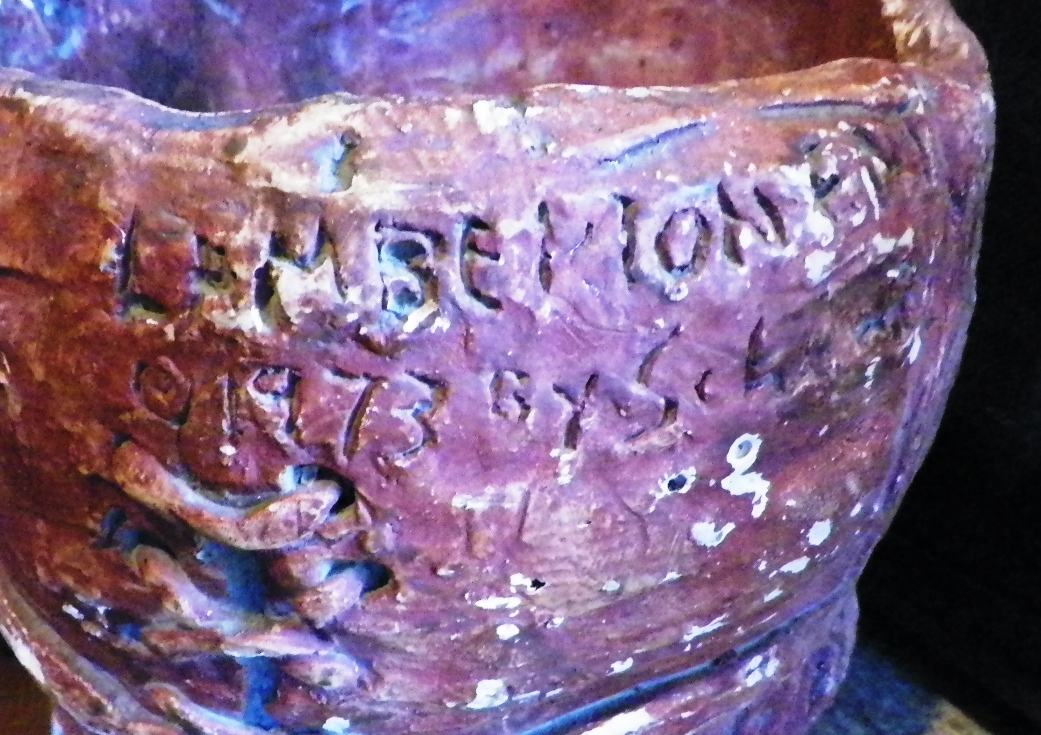 AA EBAY NEW A COLLECTIBLE EBAY EBAY FACE VASE PLANTER 7AA.jpg