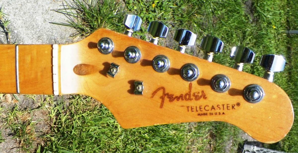 AA EBAY NEW A COLLECTIBLE EBAY EBAY GUITAR FENDER THRIFT STORE FIND 1A_BAB.jpg