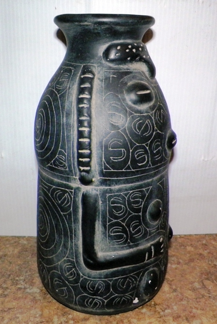 AA EBAY NEW A COLLECTIBLE EBAY EBAY POTTERY FACE VASE 3AA.jpg