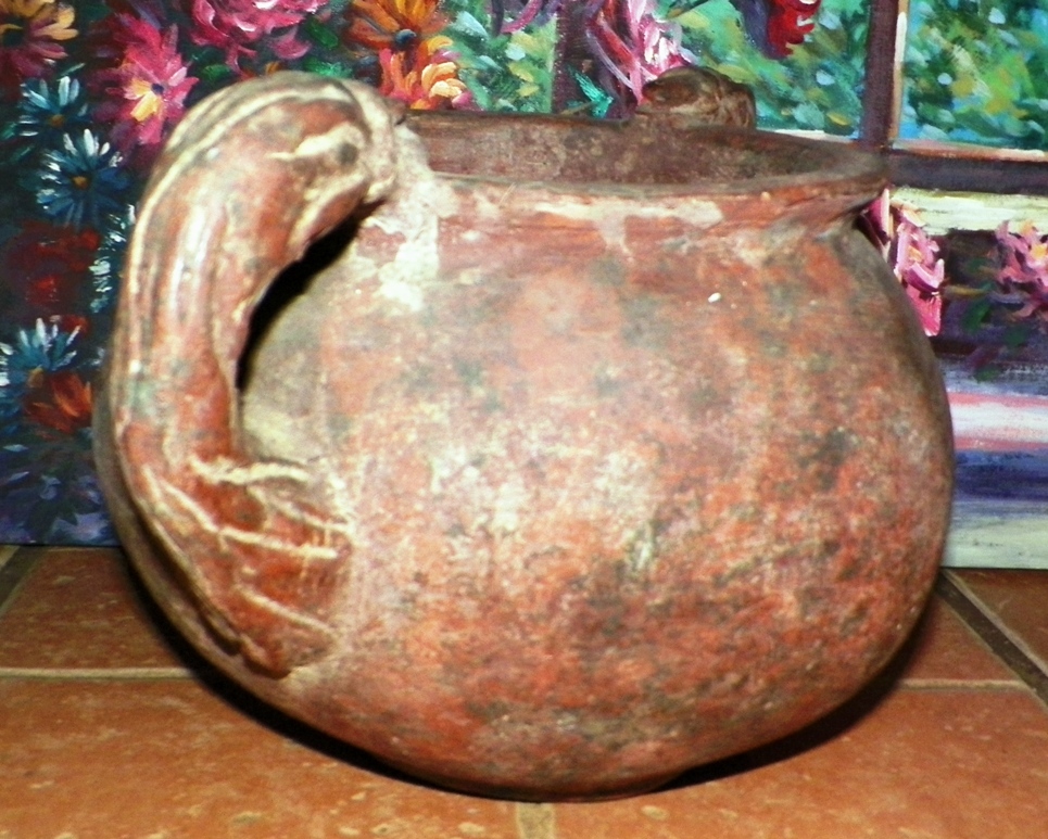 AA EBAY NEW A COLLECTIBLE EBAY EBAY POTTERY SNAKE HANDLE POT FROM BENS STORE 2AA.jpg