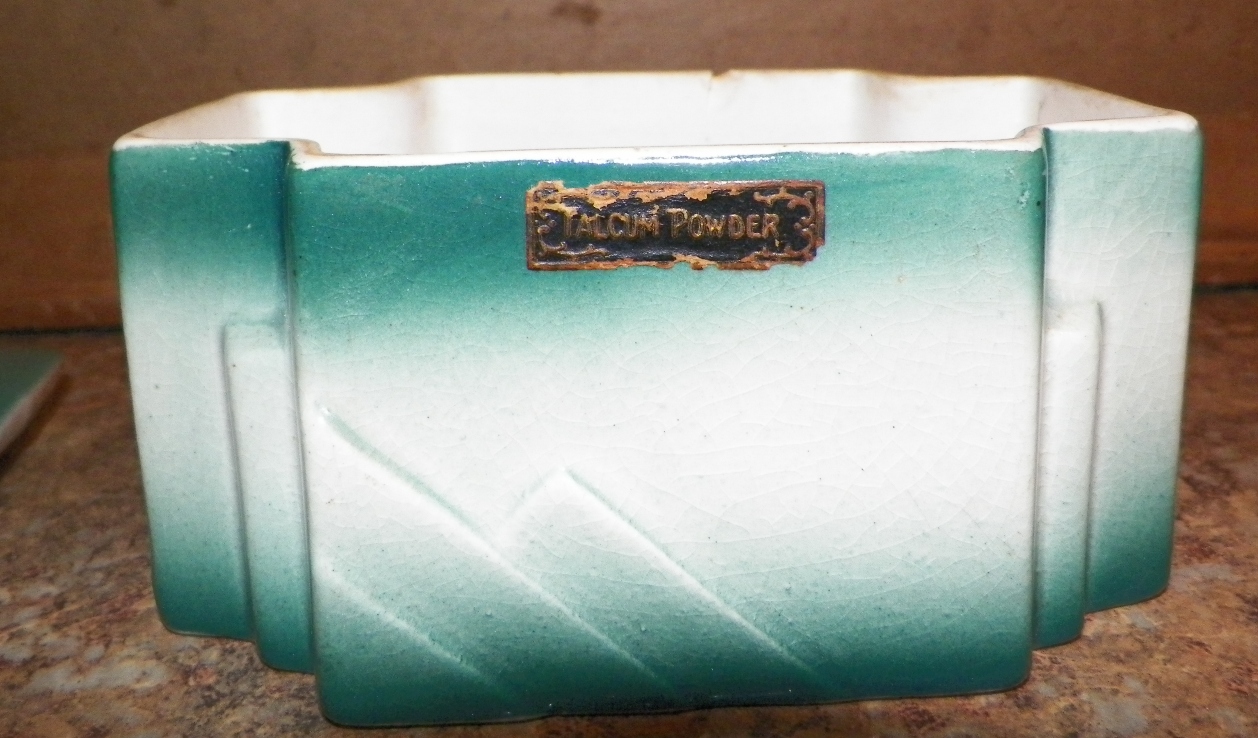 AA EBAY NEW A COLLECTIBLE EBAY EBAY POWDER BOX 4AA.jpg